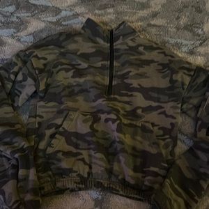 Camouflage extra small 1/4 zip hoodie